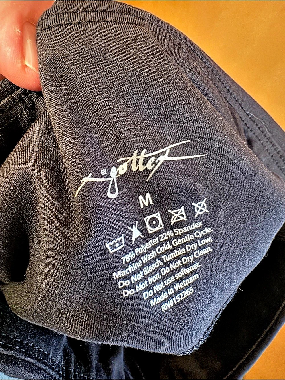 Black Leggings Size Medium Like New - Picture 3 of 3